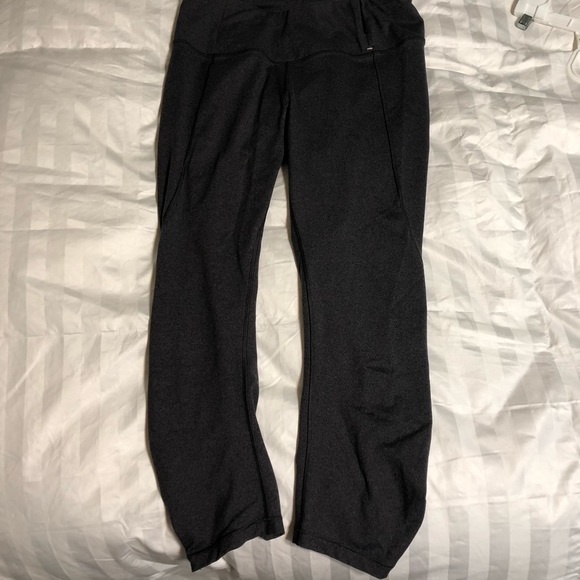 Calie, by Carrie Underwood Crop Legging. - Picture 3 of 5